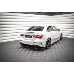 LE PROLONGEMENT DE LA LUNETTE ARRIÈRE MERCEDES A35 SEDAN V177