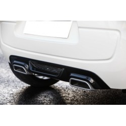 Tablier arrière noir y compris garnitures d'échappement en aluminium