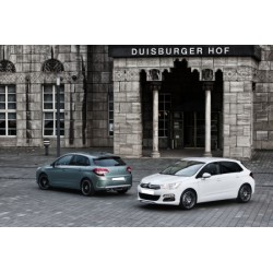 Rajout du pare choc avant look carbone Citroën C4 2010-2018