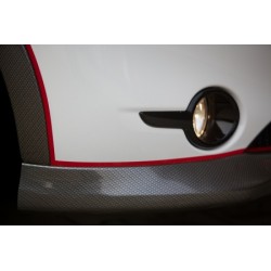 Rajout du pare choc avant look carbone Peugeot 208 au 05/2015